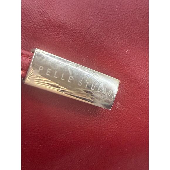 Wilson's Leather Red Backpack Sling Convertible Bag Pelle Studio Vtg See Photos - Picture 3 of 16